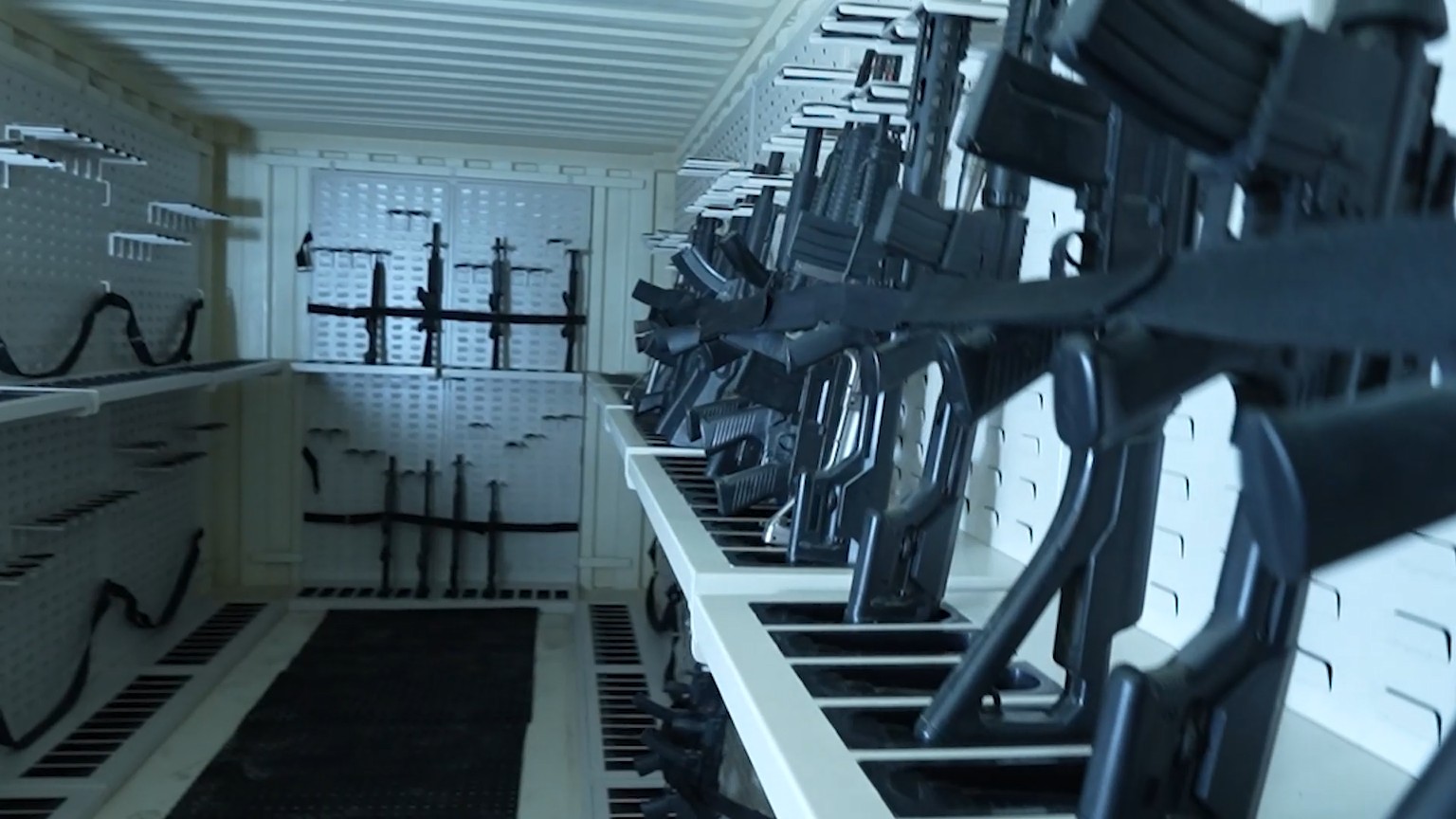 أنظمة تخزين ونقل السلاح